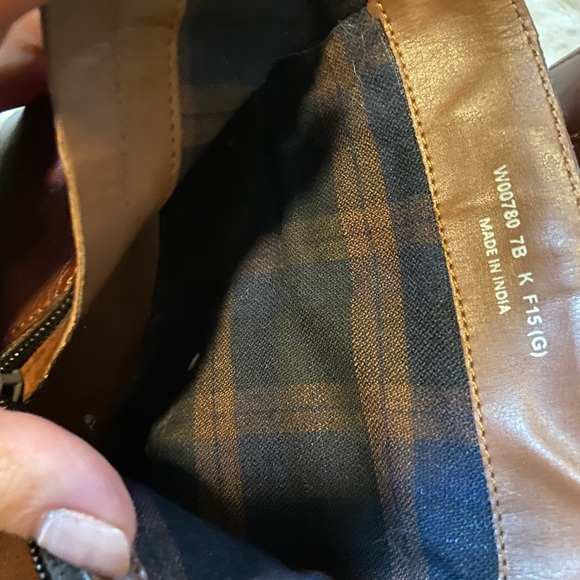 Size 7 wine red Cole Haan leather ankle boots - Picture 9 of 14